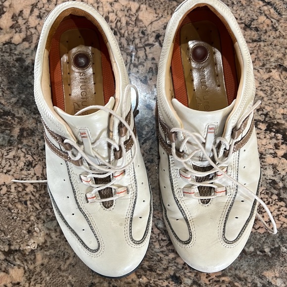 Unstructured Clarks Shoes - Picture 11 of 12